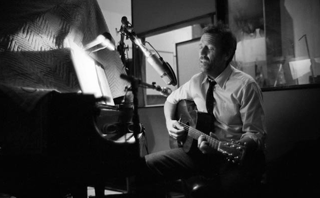 Hugh Laurie - Let Them Talk - Studio Recording (Guitar) Hugh Laurie - Let Them Talk - Studio Recording (Guitar)
