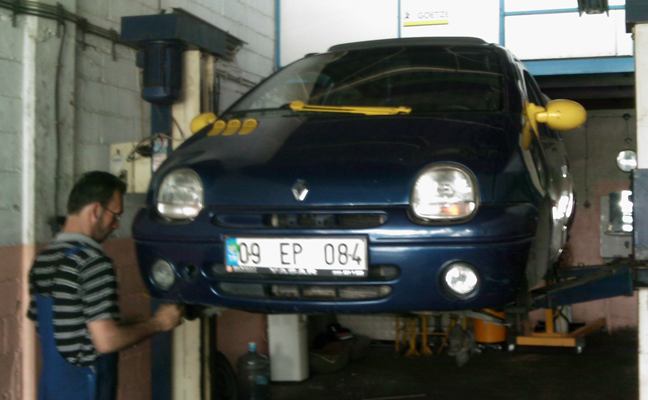 Renault Twingo 1.2 Alize - İzmir 6. Sanayii Kudret Usta'da Bakımda. Renault Twingo 1.2 Alize - İzmir 6. Sanayii Kudret Usta'da Bakımda.
